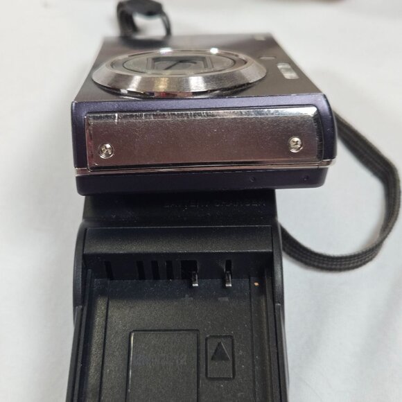 Nikon Coolpix S610 10 MP Digital Camera With 4x Zoom PARTS REPAIR ONLY - Picture 7 of 9